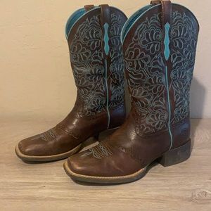 Women’s Ariat boots